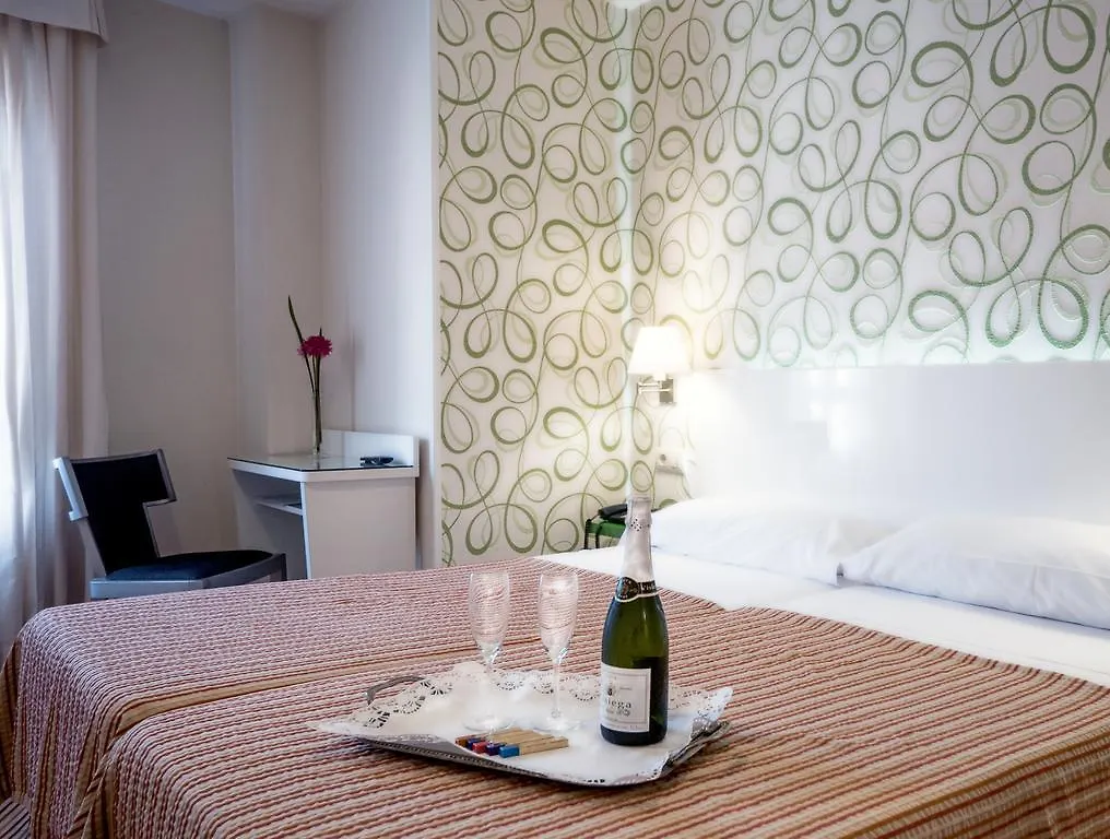 Colectia Hotel Santa Lucia Sevilla 3*,